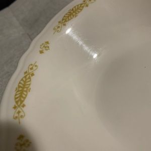 8 crème gold detailed bowls